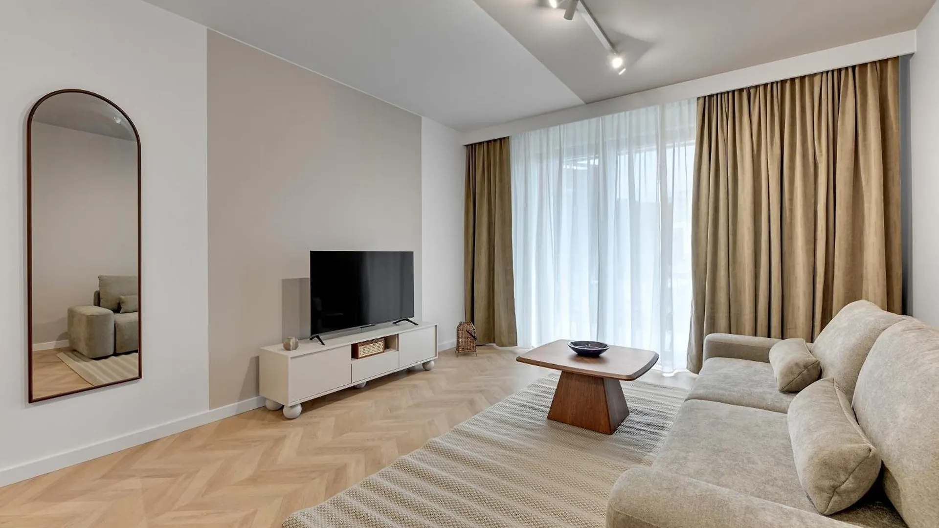Zurawie - Food Hall, Parking & Stocznia By Downtown Apartments Gdansk
